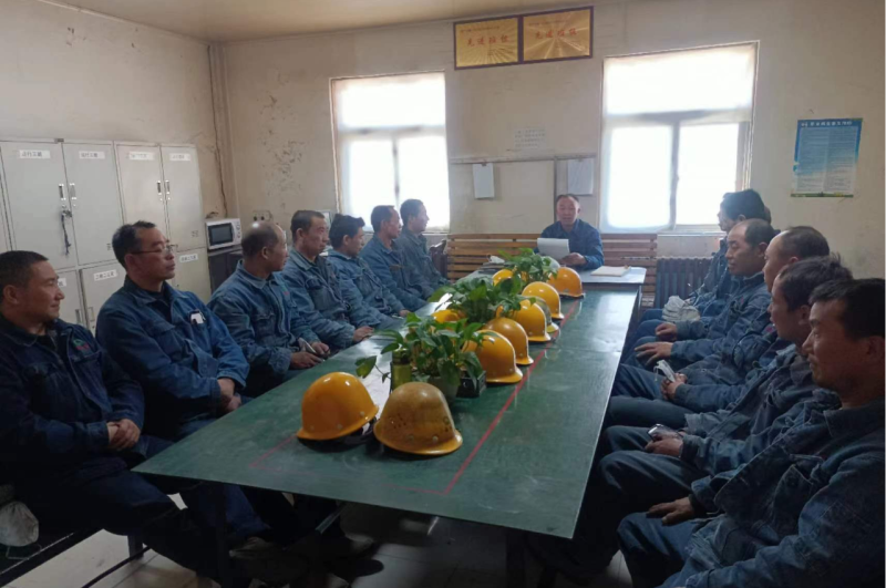 凝心聚力 稳中求进 &mdash;&mdash;工投公司电解一车间运行三班全力以赴做好安全出产工作