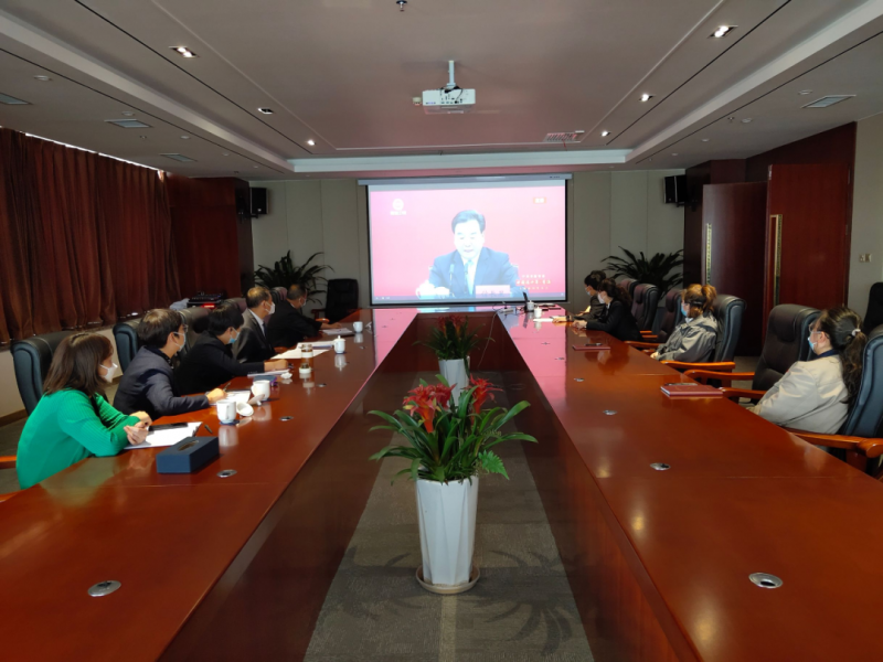 省QMH官网集团组织干部职工收看&ldquo;中国这十年&middot;青海&rdquo;主题新闻颁布会