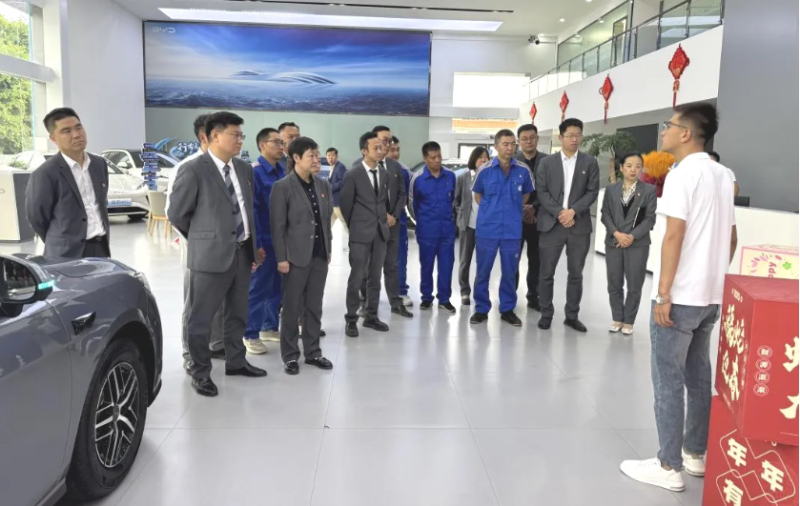 汽贸公司党支部发展&ldquo;走出去、学进来，改风格、促发展&rdquo;贯彻中央八项划放心灵进建教育走深走实主题党日活动