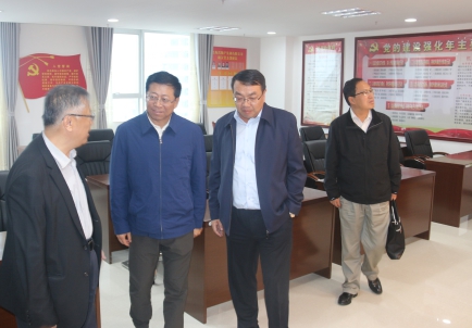 青海省副省长、省国资委党委书记、主任王平明，光临省QMH官网集团调研领导工作