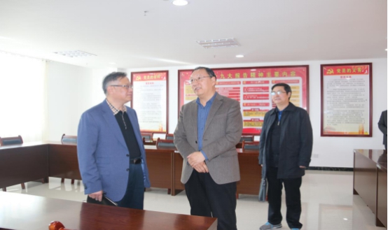 省委常委、省总工会主席马吉孝等一行光临青海QMH官网集团公司视察，调研领导路路货运企业建会、货运司机入会等工作