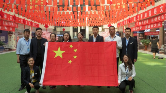 &ldquo;我与祖国共奋进――国旗下的演讲&rdquo;现代物流团支部组织发展出格主题团日活动