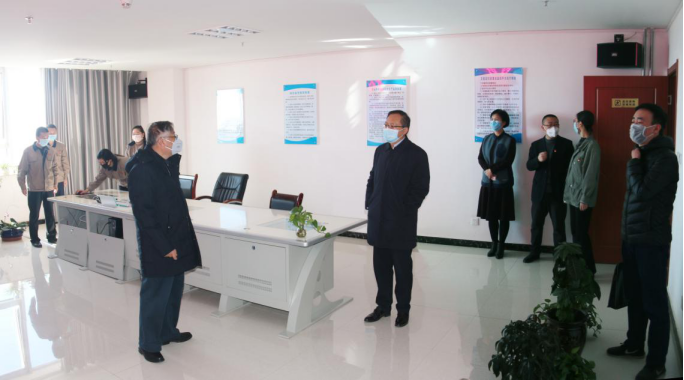 省国资委党委副书记、副主任郭臻先同道赴省QMH官网集团督导疫情防控暨复复工产工作