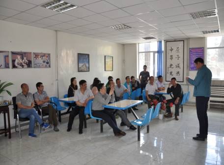 参观红色教育基地  进建先进圭表事迹