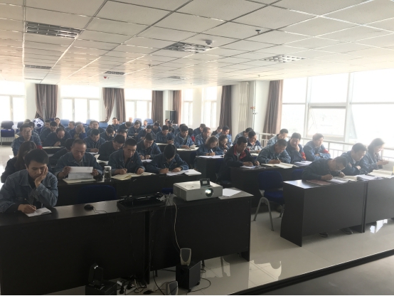 工投公司二届党委召开2019年度第八次理论中心组进建扩大会