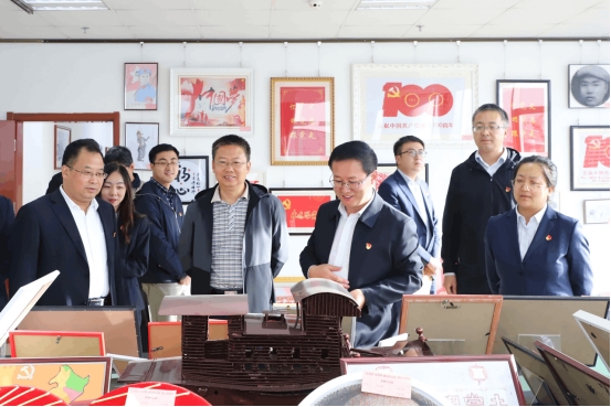 省村落信誉联社与省QMH官网集团结合发展&ldquo;传承红色文化  坚定梦想信想&rdquo;主题党日活动