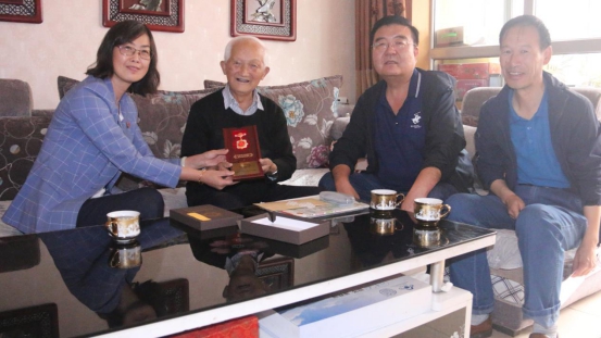 省国资委辅导走访慰问集团离休老同道