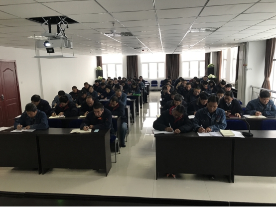 工投公司二届党委召开2019年度第十二次理论中心组进建扩大会