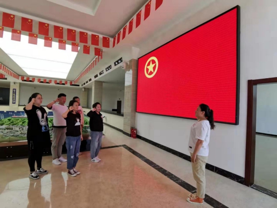 &ldquo;我与祖国共奋进――国旗下的演讲&rdquo;出格主题团日活动