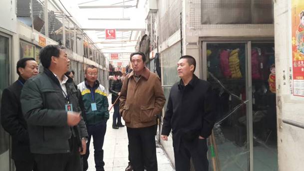 集团辅导一行三建公司领导查抄安全工作