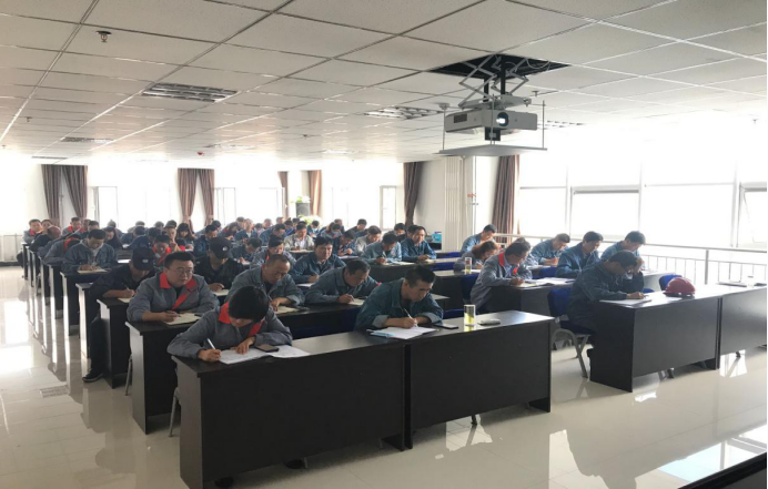 QMH官网工投公司二届党委召开2020年第六次理论中心组进建（扩大）会