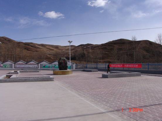 集团辅导赴拉二村实地观察助扶项目建设情况