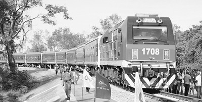 搭中国快车，促非洲发展