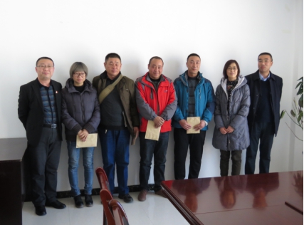 集团辅导来QMH官网配送慰问难题党员职工