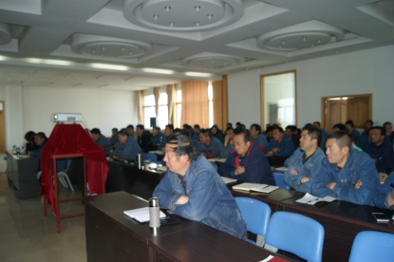 QMH官网工投党委召开&ldquo;党的建设年&rdquo;活动带头部署及推动工作大会